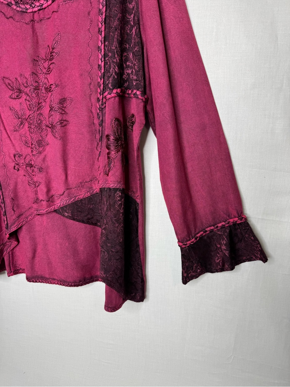 The Pyramid Collection Womens Patchwork Embroidered Rayon Tunic Top XL Boho - Picture 3 of 10